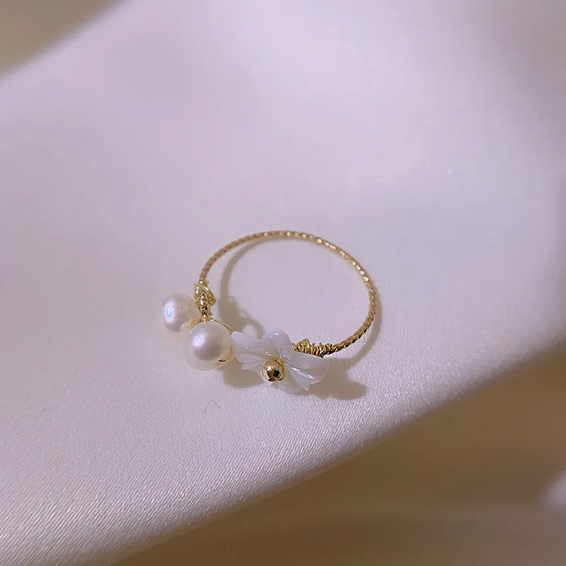 'Full Bloom' White Flower Ring