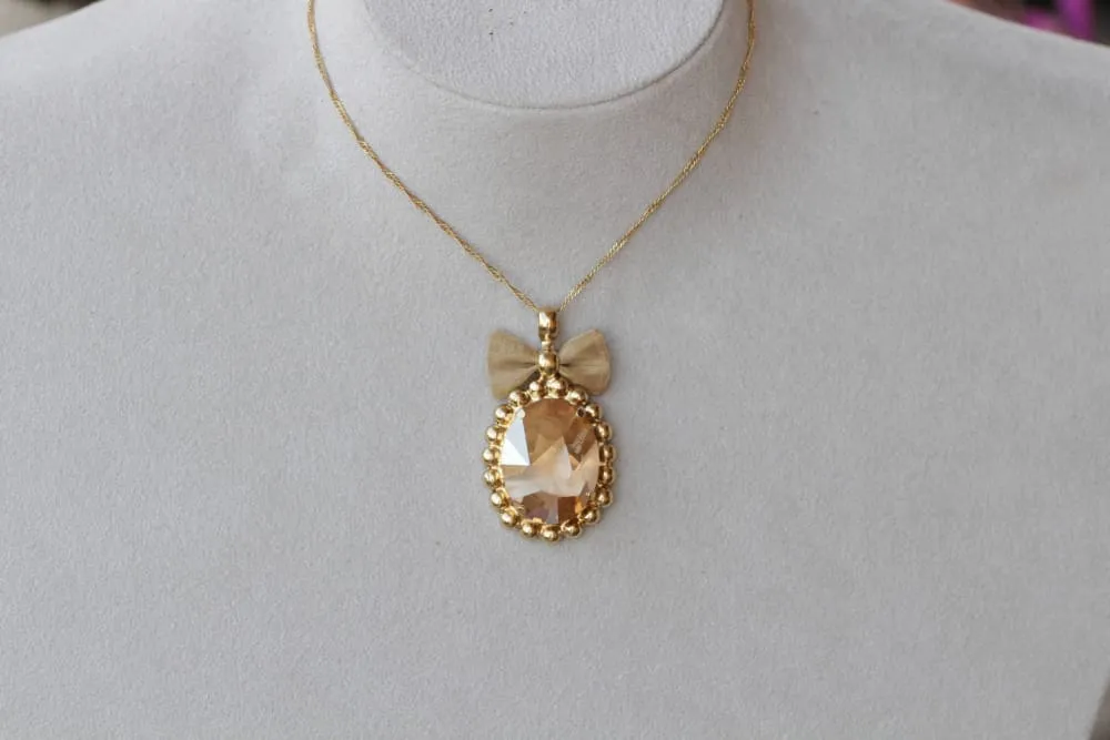 GOLD CHAMPAGNE NECKLACE