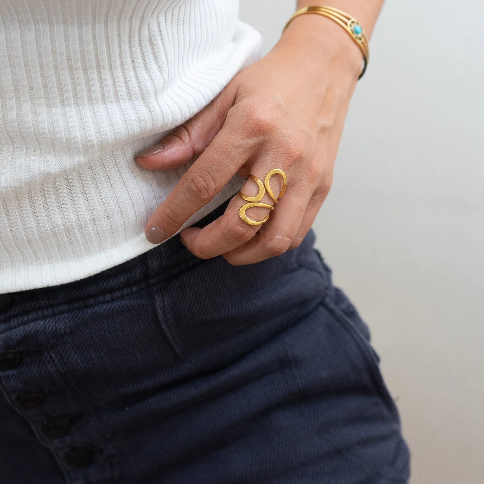 Gold Dainty Abstract Wireframe Ring